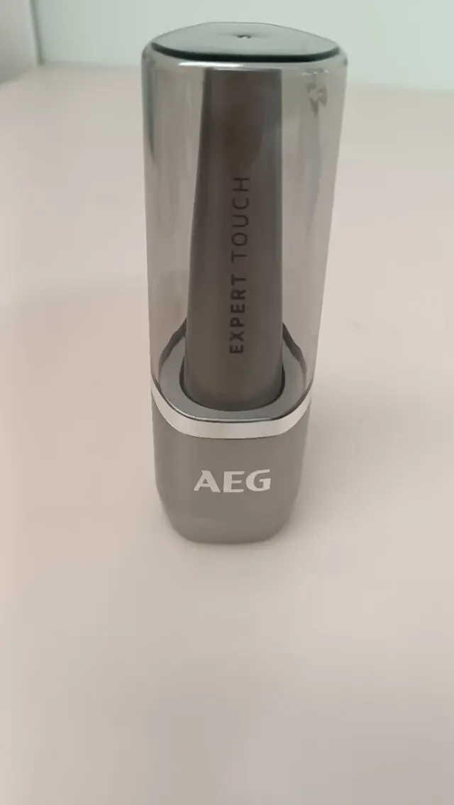 Lápiz quitamanchas ultrasónico AEG E2Y7757