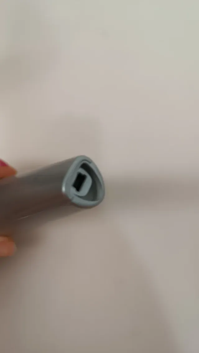 Lápiz quitamanchas ultrasónico AEG E2Y7757