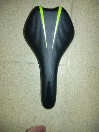 Asiento de Bicicleta Negro y Verde
