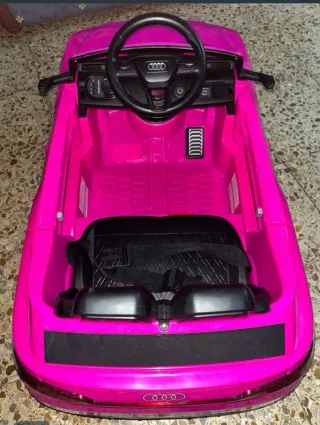 Coche eléctrico infantil rosa Audi