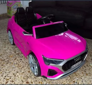 Coche eléctrico infantil rosa Audi