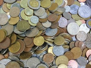 2 kilos y 200 Monedas Extranjeras