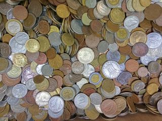 2 kilos y 200 Monedas Extranjeras