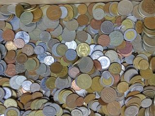 2 kilos y 200 Monedas Extranjeras