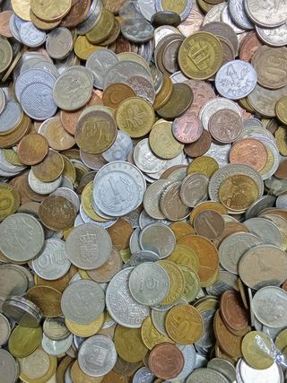 2 kilos y 200 Monedas Extranjeras