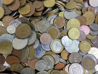 2 kilos y 200 Monedas Extranjeras