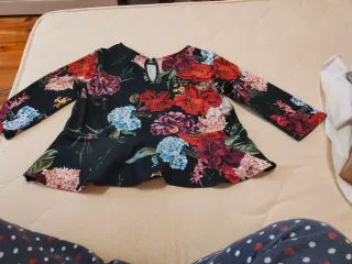 Maglietta a maniche tre quarti con fiori