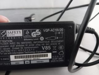 Sony Adattatore AC 19.5V VGP-AC19V20