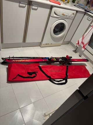 Esquís DYNAMIC con bastones y funda