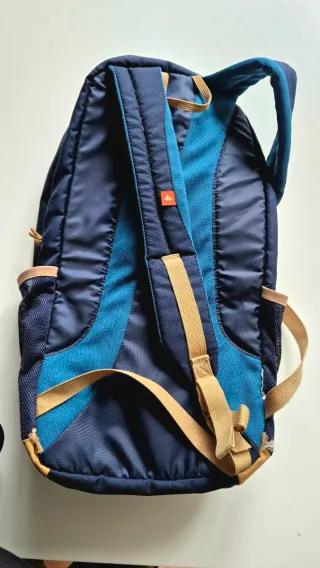 Mochila Quechua Azul y Turquesa