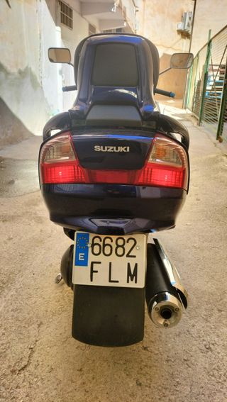 Motocicleta 250 cv con 35.746 km.