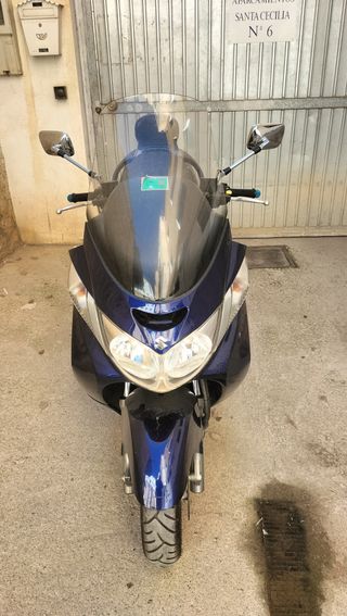 Motocicleta 250 cv con 35.746 km.