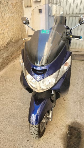 Motocicleta 250 cv con 35.746 km.