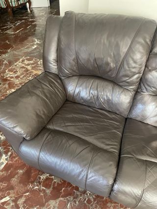 Conjunto de dos sofás de piel relax.