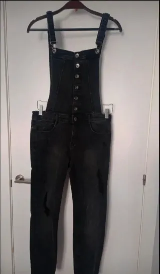 Mono vaquero negro Stradivarius