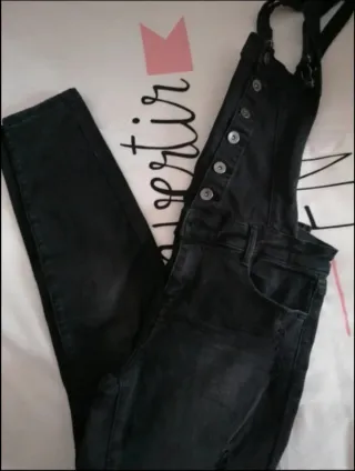 Mono vaquero negro Stradivarius