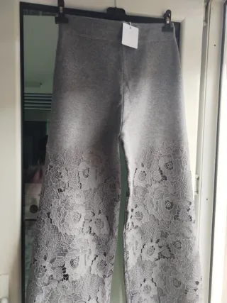 Pantalón punto y crochet gris