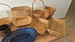 Lote cestas mimbre y madera