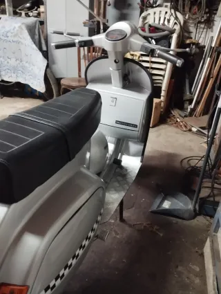 Vespa 125 Plata