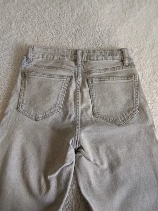 Vaqueros grises Mango