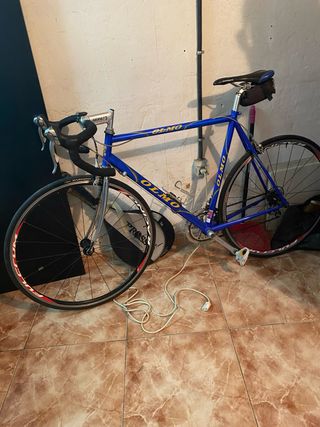 Bicicleta Olmo da strada con ruote in carbonio