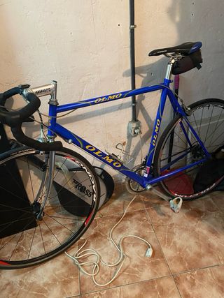 Bicicleta Olmo da strada con ruote in carbonio