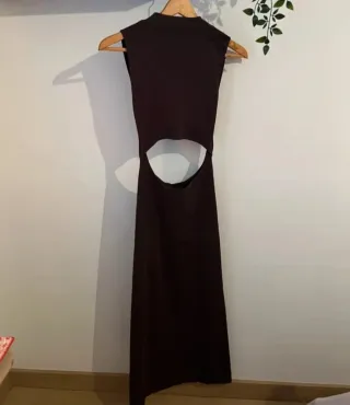 Vestido Zara cuello halter cut out marrón