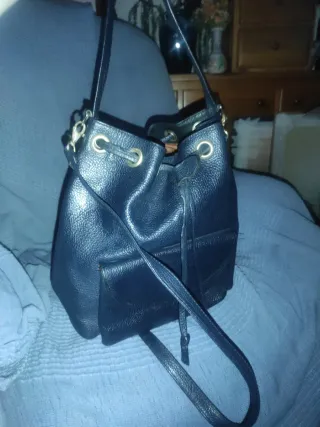 Bolso de cuero negro