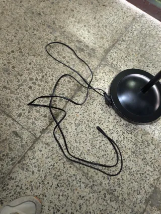 Lámpara de pie negra metal y plástico