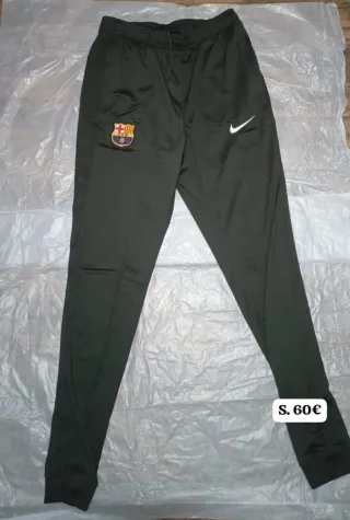 Guantes Nike, chaqueta,pantalonetas fc barcelona
