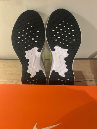 Nike Revolution 7 Talla 43