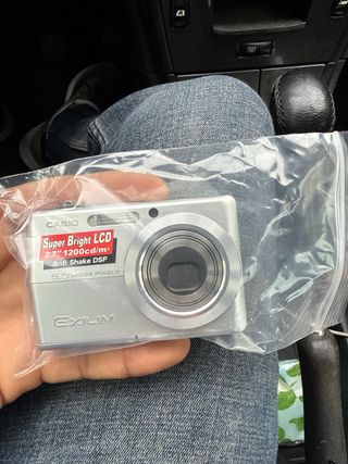Cámara Casio EXILIM EX-Z600