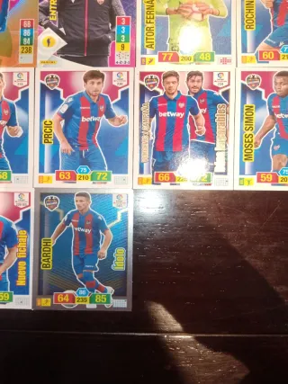Lote 21 cartas fútbol Levante UD Adrenalyn
