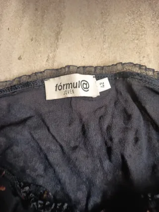 PreciosoTop negro con bordado terciopelo