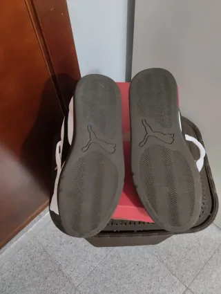 Scarpe da ginnastica Puma bianche e beige