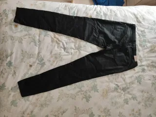 Pantalón negro Naf Naf