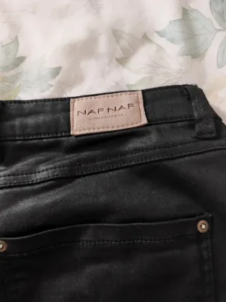 Pantalón negro Naf Naf