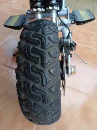 Patinete eléctrico e-XPLORER con sillín