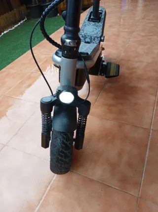 Patinete eléctrico e-XPLORER con sillín