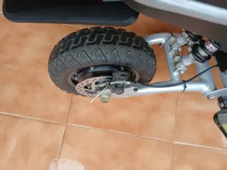 Patinete eléctrico e-XPLORER con sillín