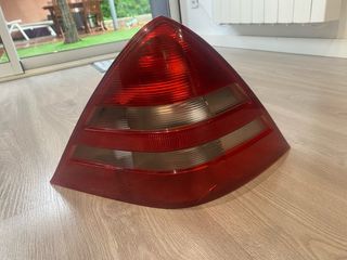 Faro trasero Mercedes SLK R170.