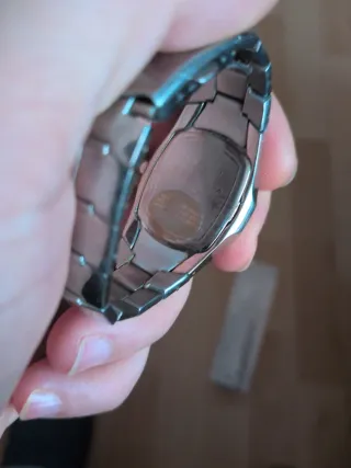 Reloj de pulsera plateado