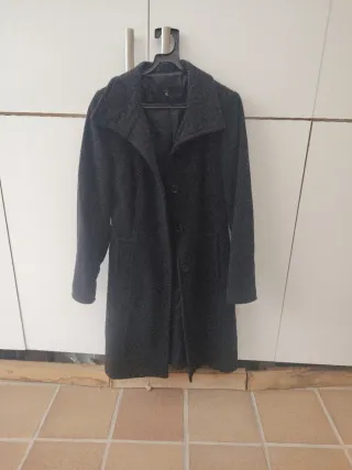 Abrigo de paño negro