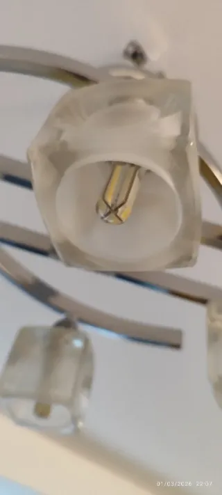 Lámpara de techo de cristal y metal