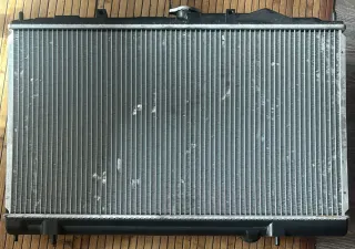 Radiador de coche metal y plástico