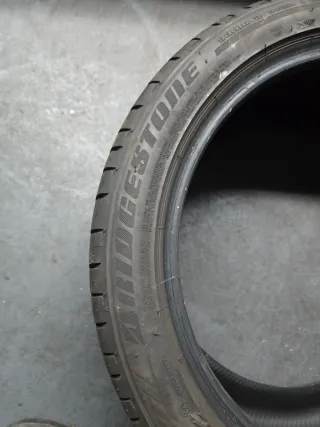 Neumático 255/40R18 95Y