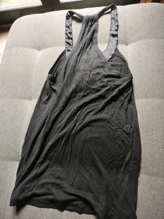 Camiseta gris con lentejuelas