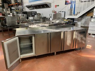 Bajomostrador refrigerado 4 puertas Gastronorm