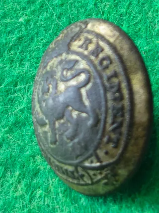 Botón KINGS OWN REGIMENT Guerra Independencia