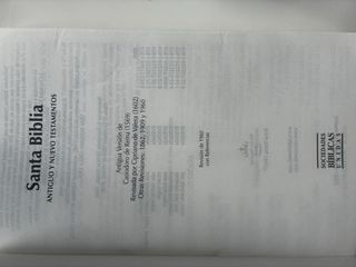 Santa Biblia publicada por Sociedad Bíblica